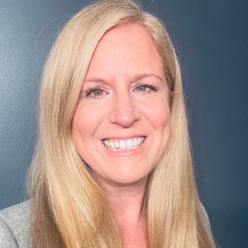 Jennifer Wood Headshot